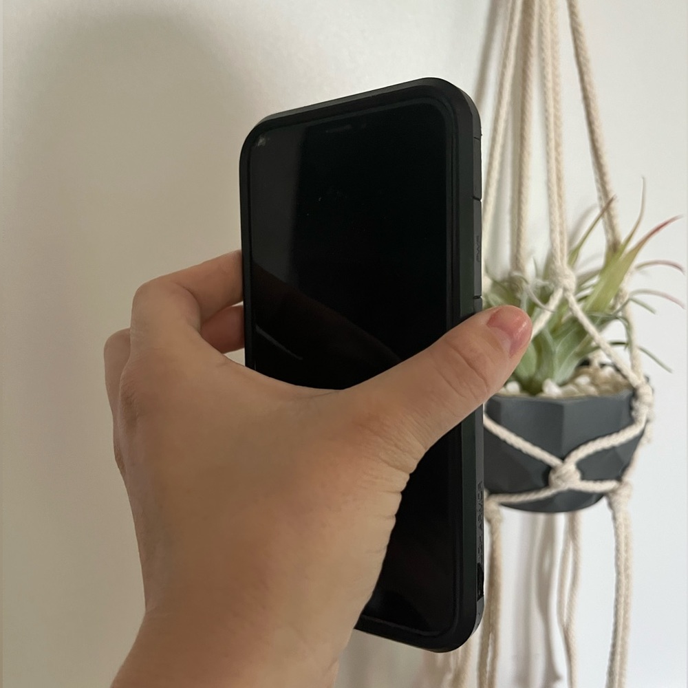 IPHONE XR ON SALE with sim